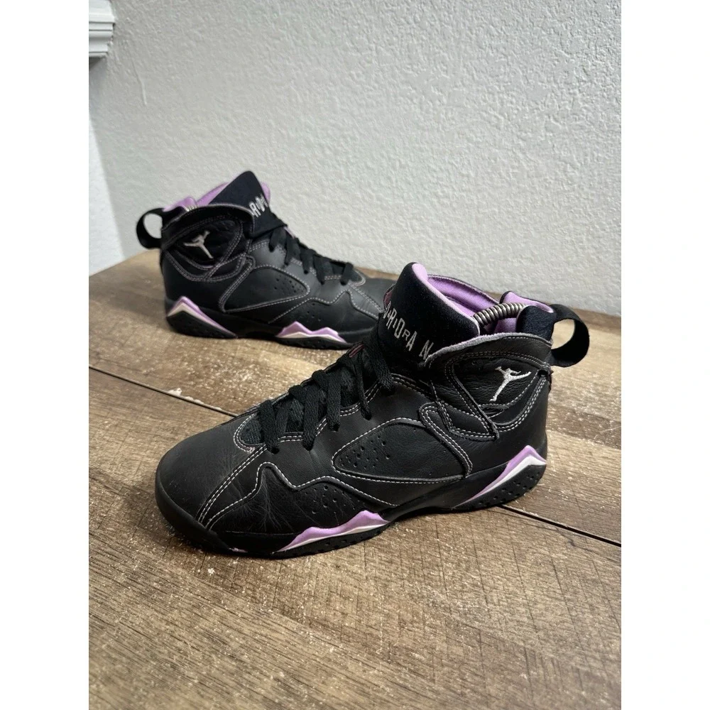 Nike Kids Jordan 7 Retro DV2255-055 Black Purple Sneakers Shoes Size 4.5Y 6W
